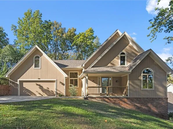 308 NW Briarcliff Cir, Kansas City, MO 64116