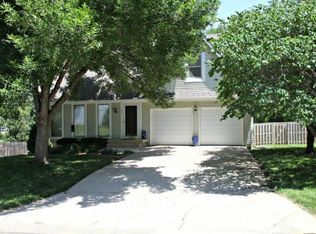 1564 N Hunter Dr, Olathe, KS 66061
