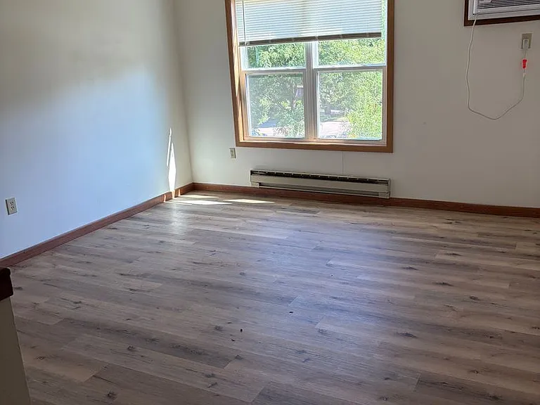 220 N Brookwood Dr — Photo 2