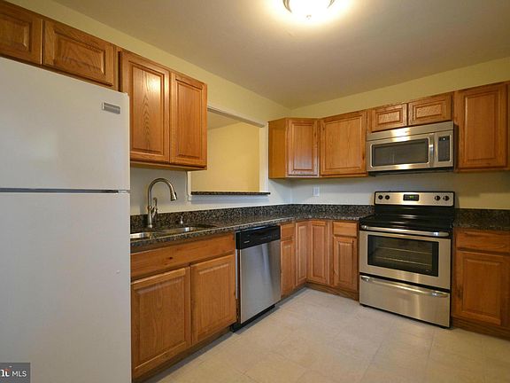 2nd image of 38 Wayside Ct