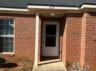 225 Glade Ln, Albany, GA 31721