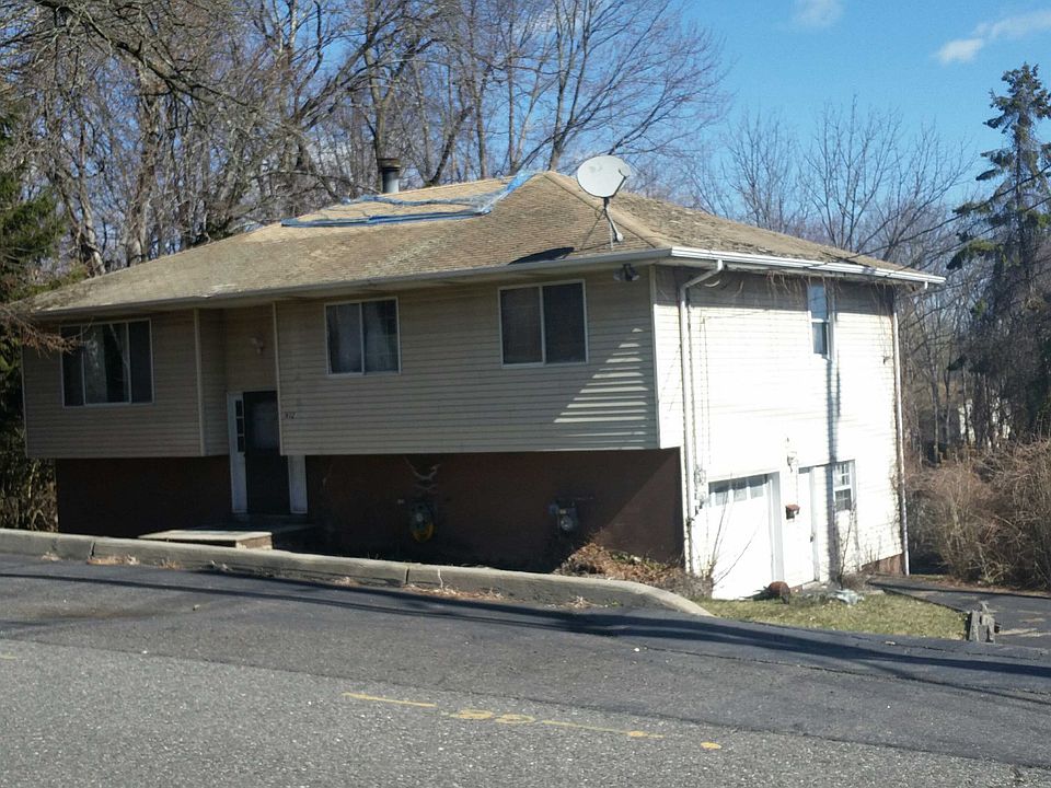 2nd image of 412 East Ave