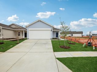 104 Summer Dr, Elgin, TX 78621