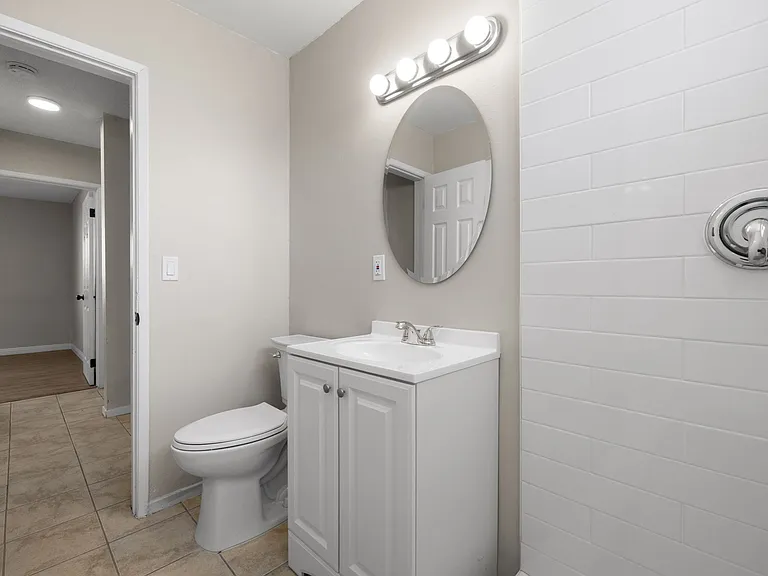 207 E Flora St #207 — Photo 3
