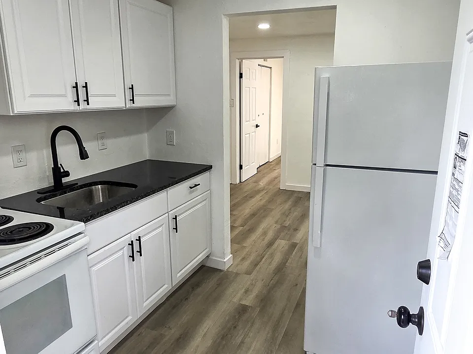 1023 Wallace Avenue - 2