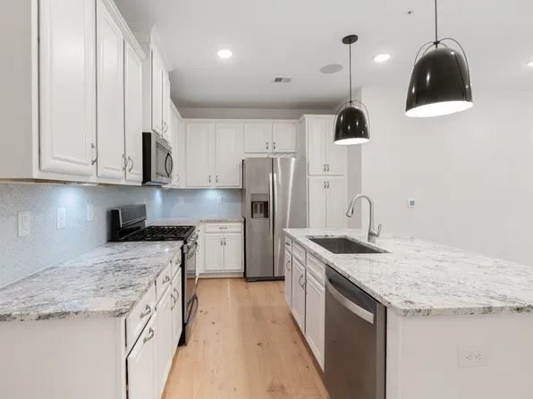 1853 Michael Faraday Dr, Reston, VA 20190