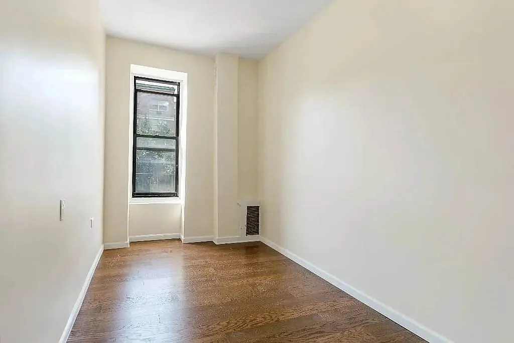 Building Photo - 329 E 116th St #4