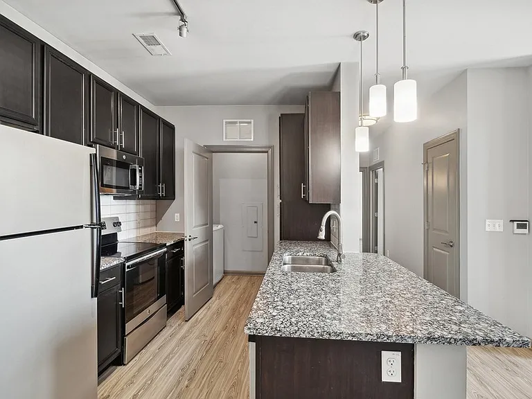 Arrive Brentwood I & II — Photo 17
