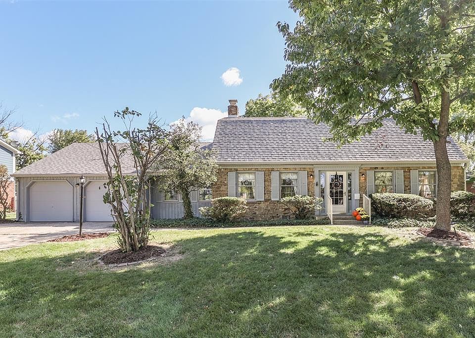 1st image of 5413 N Kenyon Dr