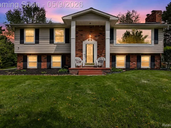 1180 N Hurd Rd, Ortonville, MI 48462