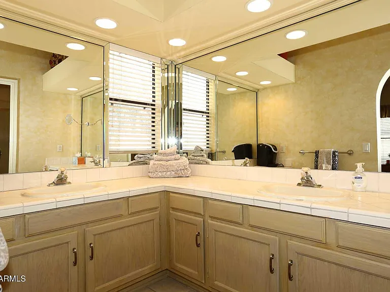 9705 E Mountain View Rd #1032 — Photo 35