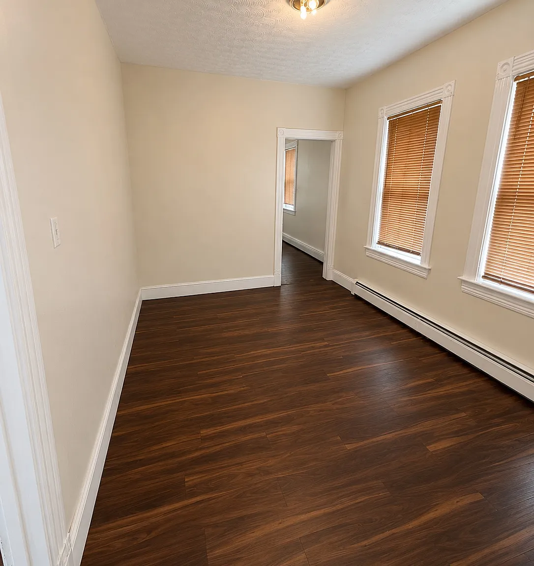 37 Bowers St — Photo 2