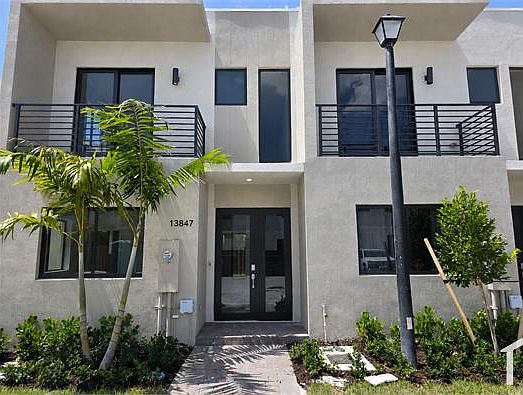 2nd image of 13847 SW 261st St