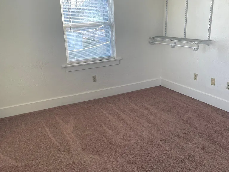 Up SE Bedroom