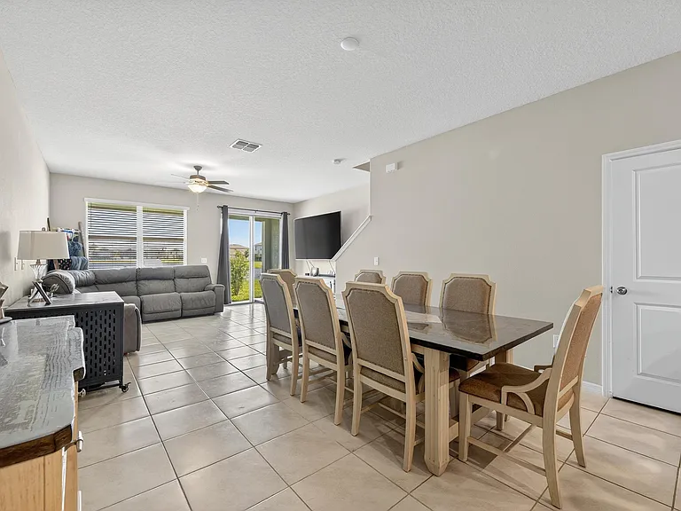 824 Royal Empress Dr — Photo 18