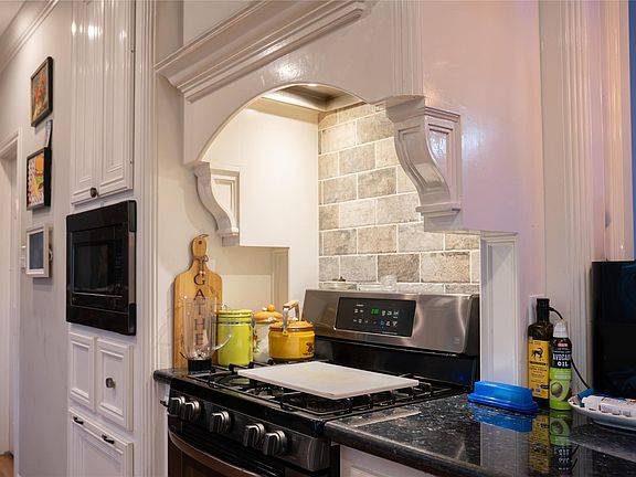 5th image of 1306 Shady Grove Ct