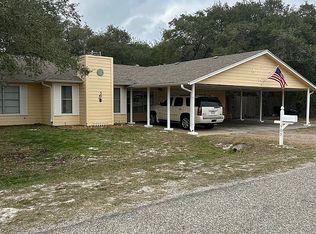 905 W Terrace Blvd, Rockport, TX 78382