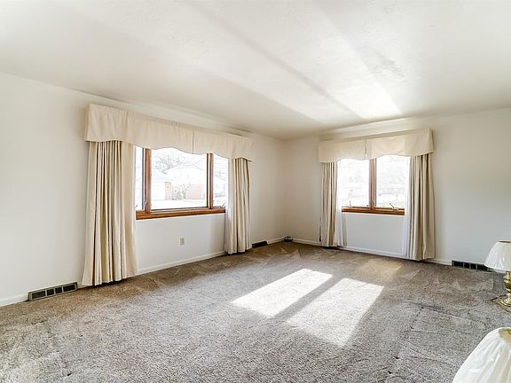 5th image of 661 Piedmont St