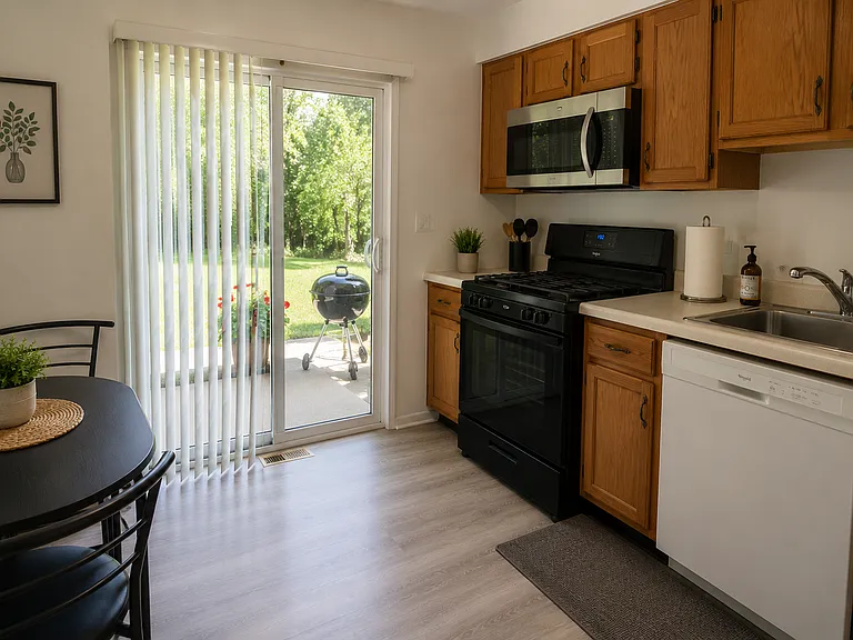 542 N Carol Ln #3C — Photo 3