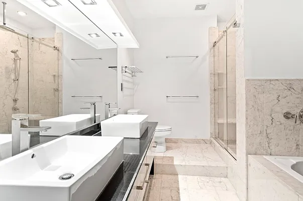 Sold by R New York | media 13