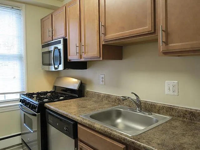 2724-40 Porter St NW — Photo 6