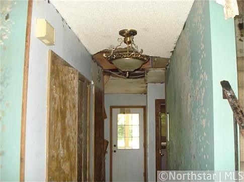 5th image of 1455 Carrie St