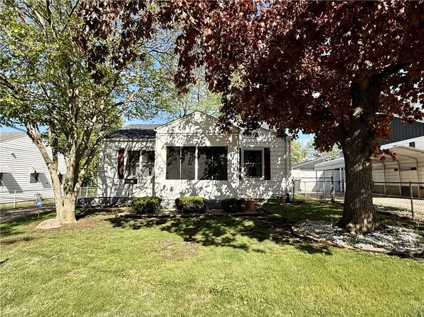 68 Maple Ct, Decatur, IL 62526
