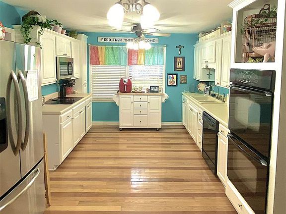 4th image of 1015 Etheridge Ln