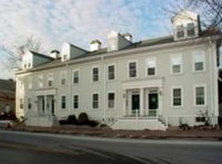 156 High St #B, Newburyport, MA 01950