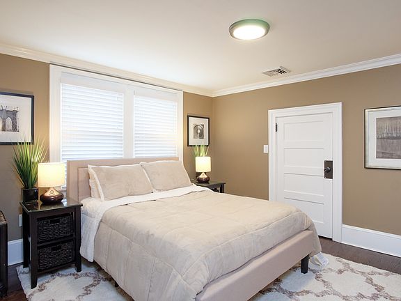 2nd image of 21 Crescent St #3B