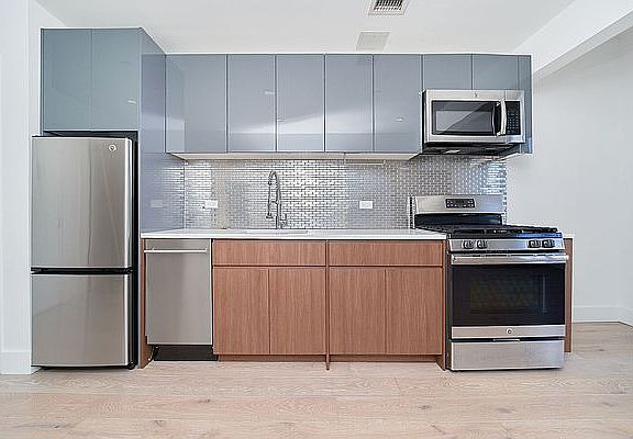 3rd image of 69 E 125th St APT 3A