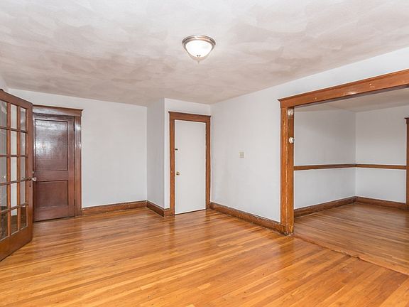 5th image of 27-29 Edenfield Ave