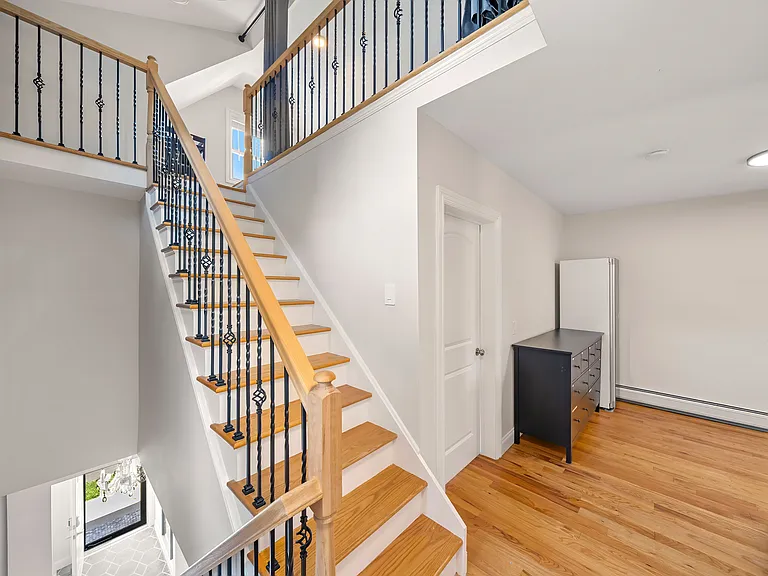 156 Phelps Ave — Photo 21