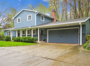 116 Carl Dr NE, Ada, MI 49301