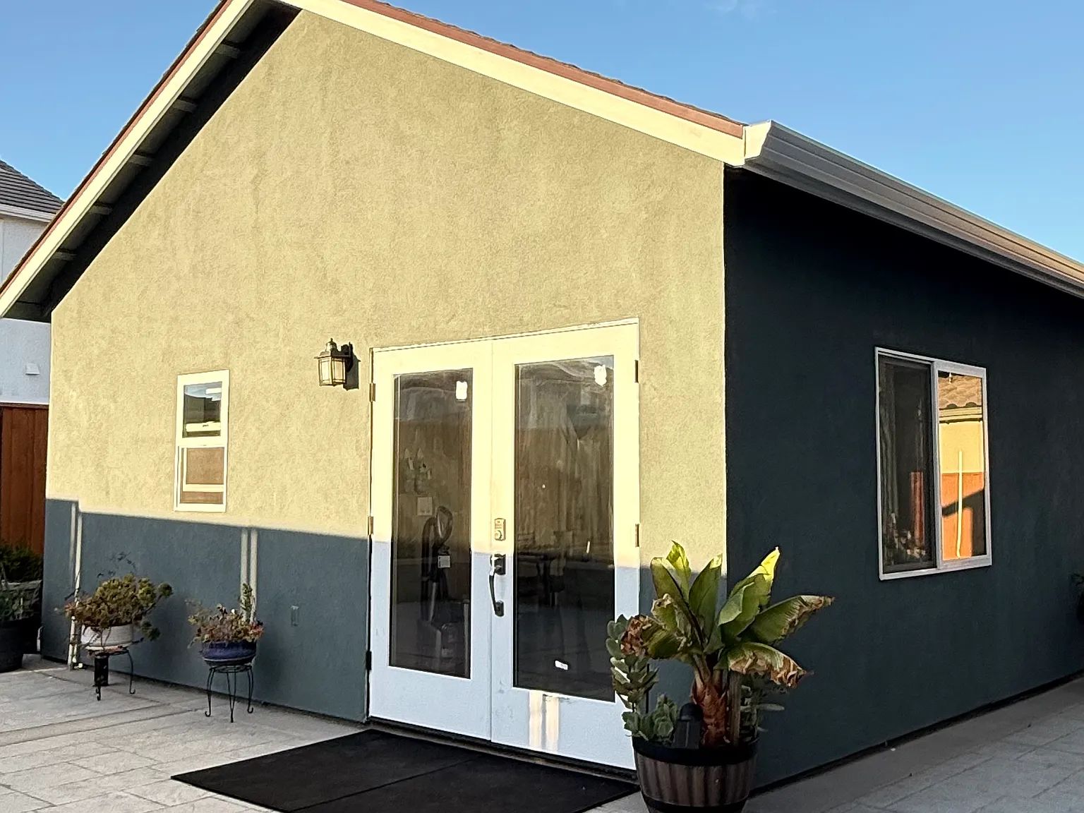 2 bed, 600 sqft, $2,500 — Photo 1