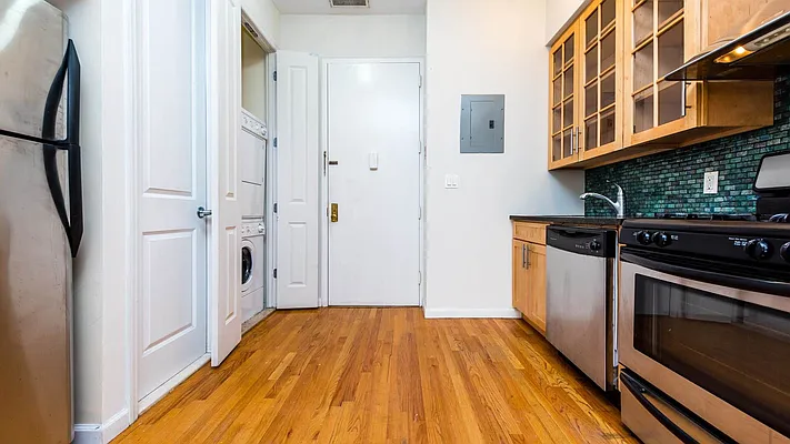 Rented by Nooklyn NYC LLC | media 22