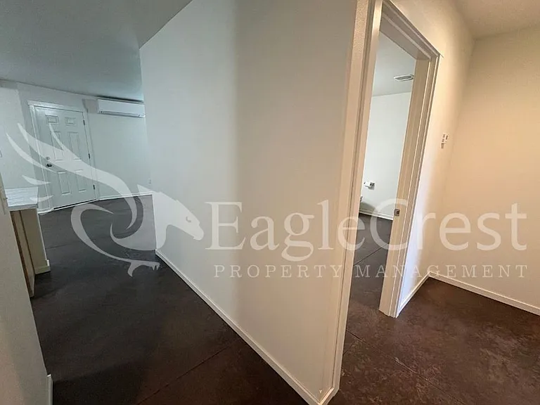 942 NE Spitzenburg St — Photo 39