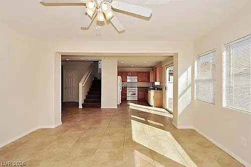 3 bed, 2.0 bath, 1334 sqft, $1,275 — Photo 3