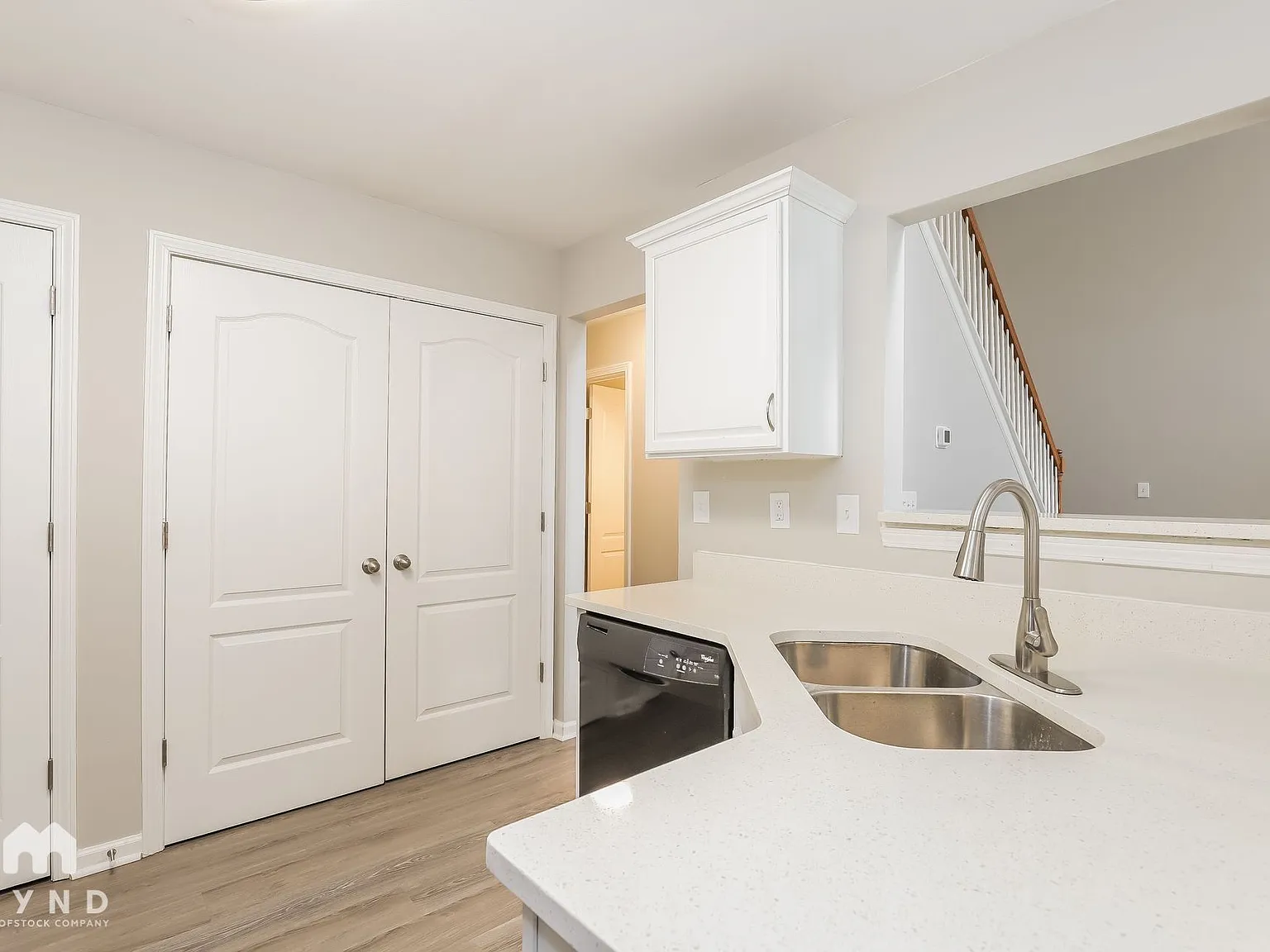 3 bed, 3.0 bath, 1600 sqft, $2,145 — Photo 3