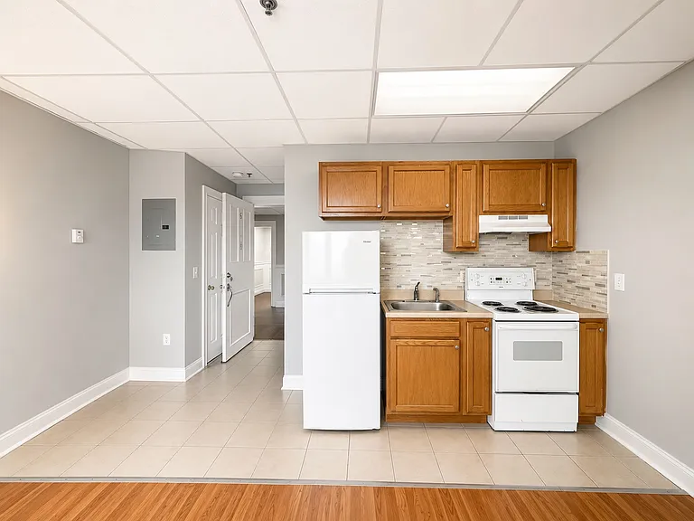 59 Plaza Ave #1Q — Photo 2
