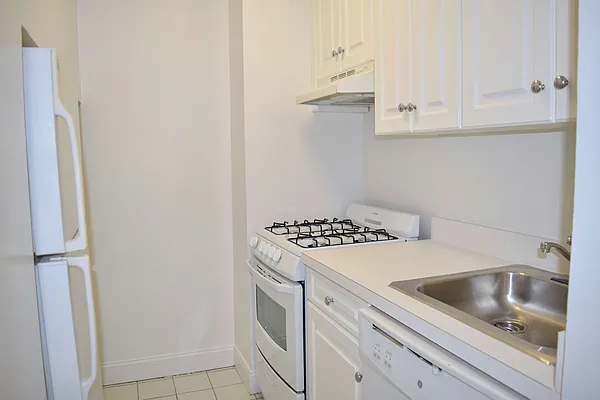 Rented by Manhattan Connection | media 11