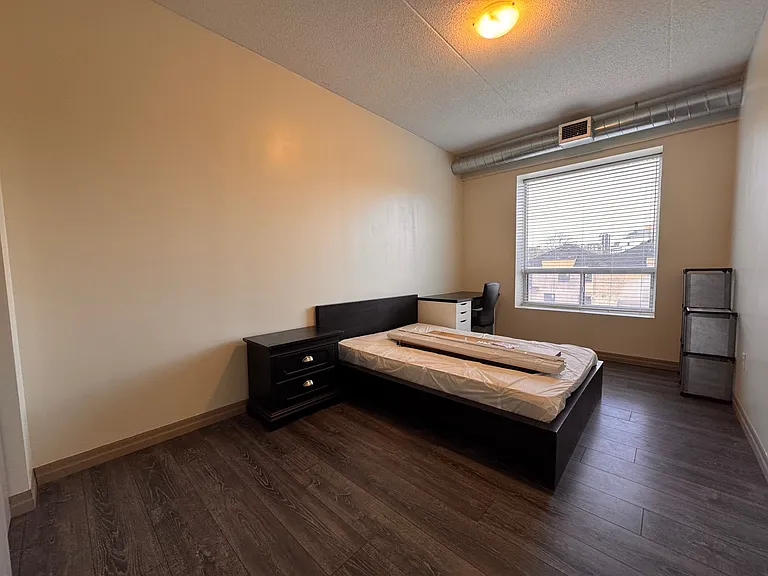 8 Hickory St W #405 — Photo 3
