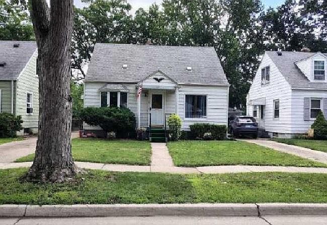 1st image of 4151 2nd St