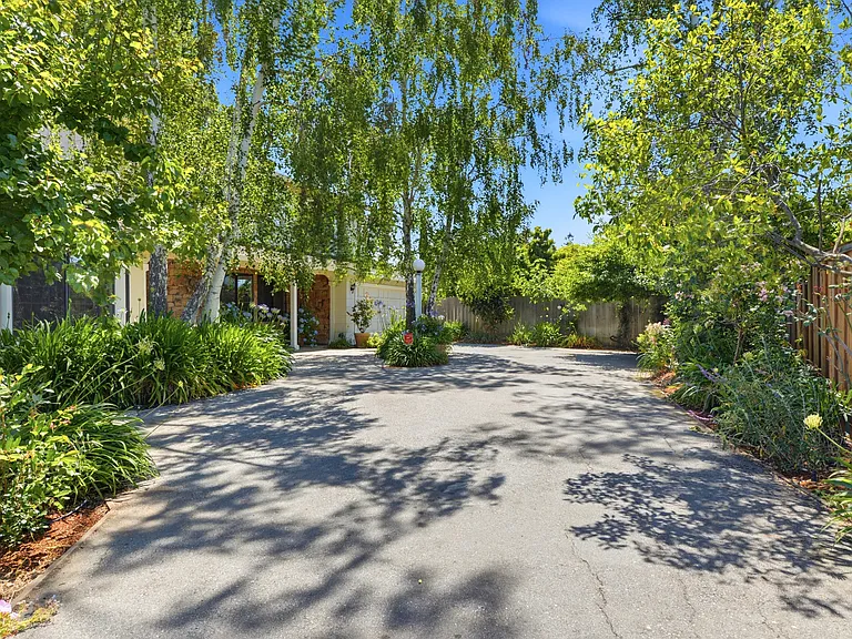 450 Marion Ave — Photo 2