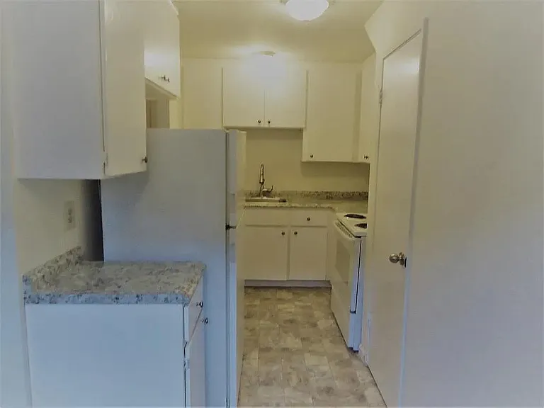195 E Reed St #8 — Photo 11