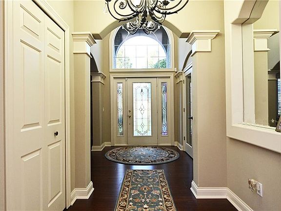 2nd image of 1481 Barclay Blvd