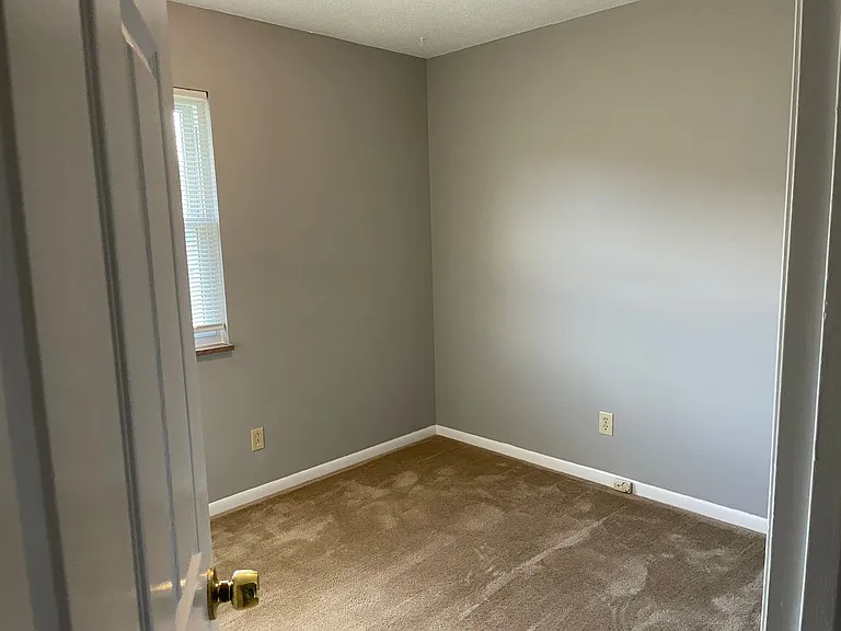 4920 Oakbrook Ct — Photo 4