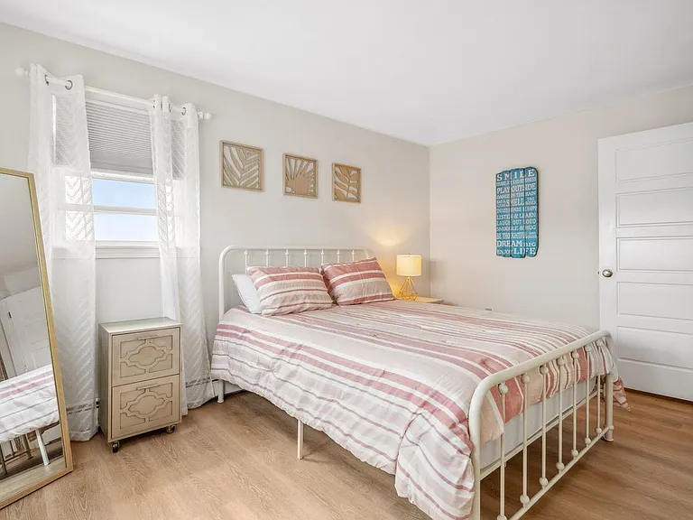 131 Franklin St — Photo 22
