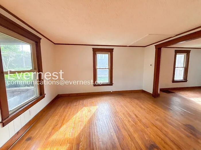 275 Cornell Ave — Photo 7