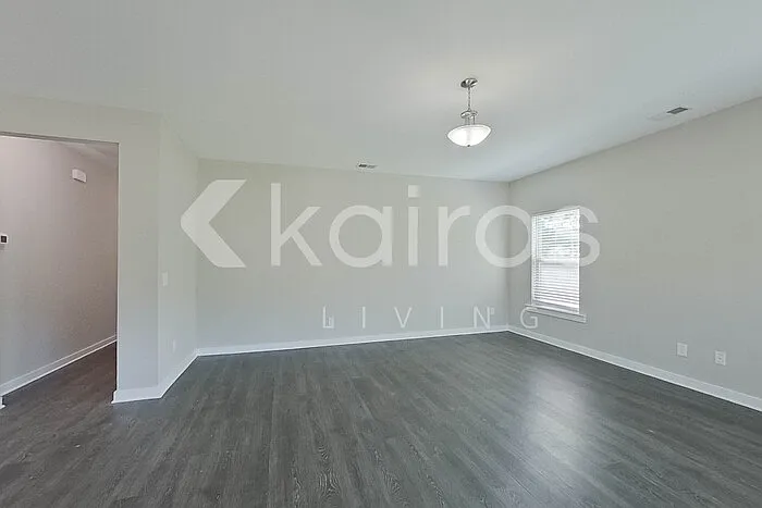 4 bed, 2.0 bath, 1802 sqft, $1,695 — Photo 3